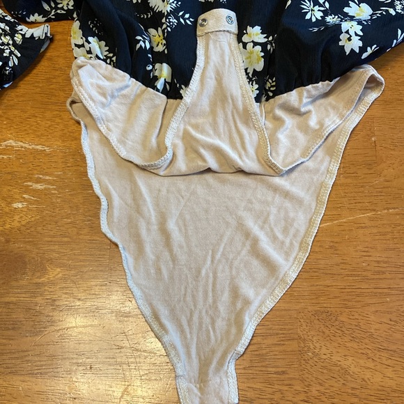 Wayf Womens Size S Black Yellow Floral Off Shoulder Smocked Bodysuit Long Sleeve - Picture 10 of 15